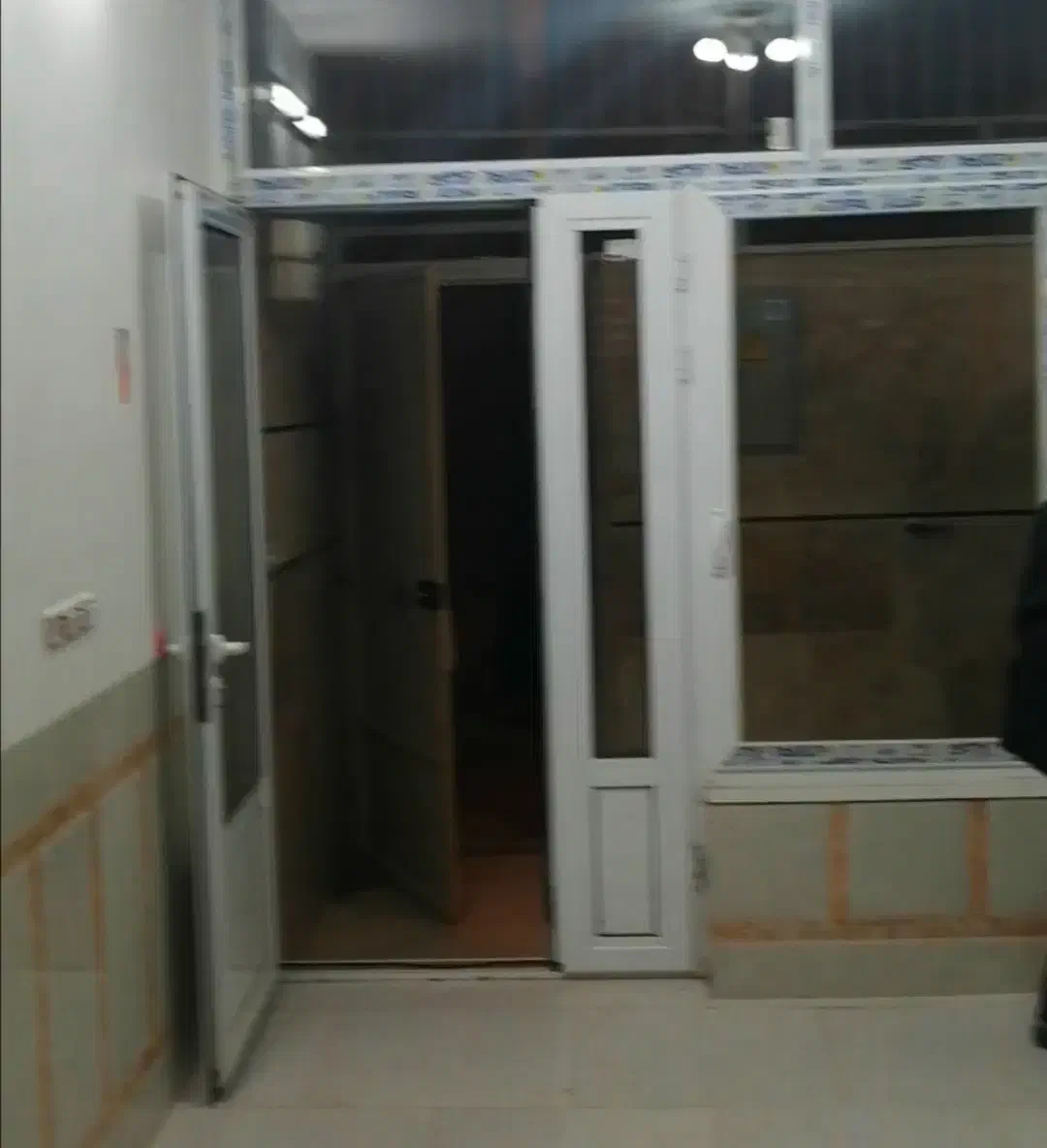 واحد هم کف تک خوابه