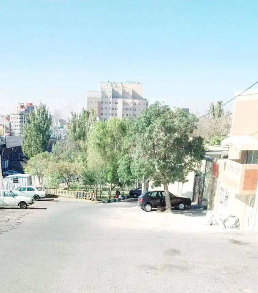 حیاط کلنگی ۹۷ متر