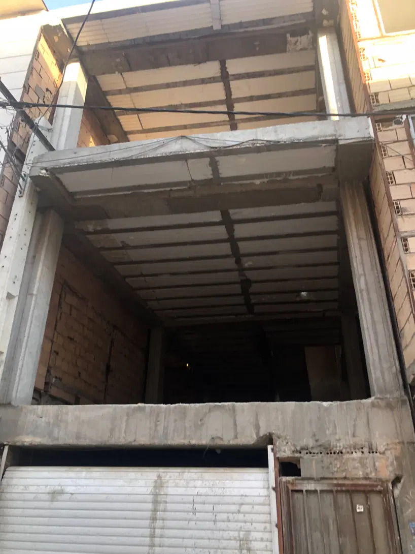 خانه نیمه کاره 3 طبقه و نیم آلماتور  با جواز