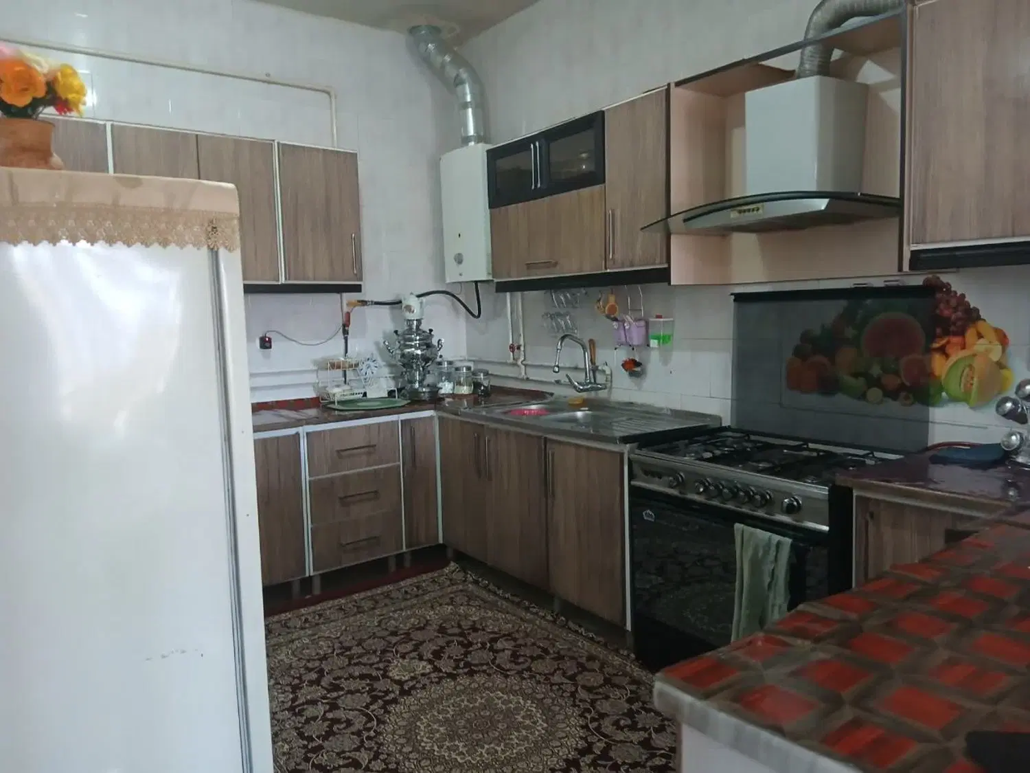 منزل مسکونی دارای مغازه تجاری مهدیه پایین خ عرفان