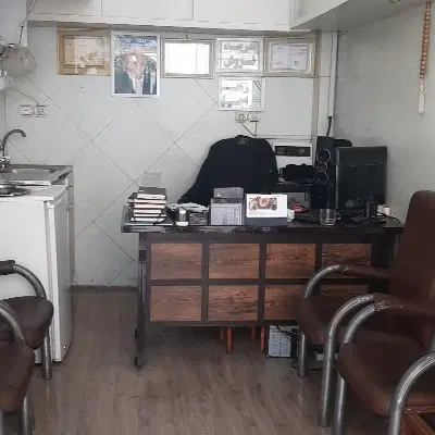 ۱۸ متر مغازه در ۲۴متری شهرری  روبروی اداره پست