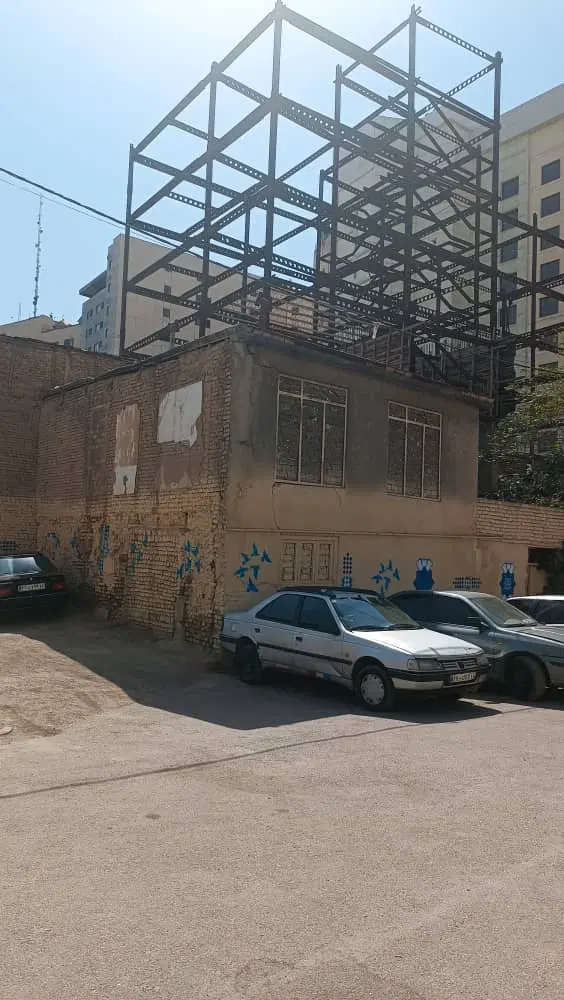 160 متر  بر 18 متر خونه کلنگی  مناسب برای ساخت
