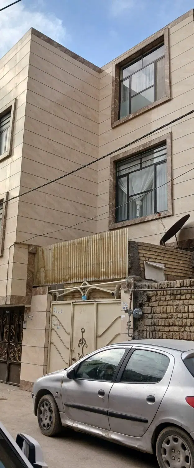 آپارتمان ۷۵متری در ۳طبقه توس ۱۰۵  بسیار شیک