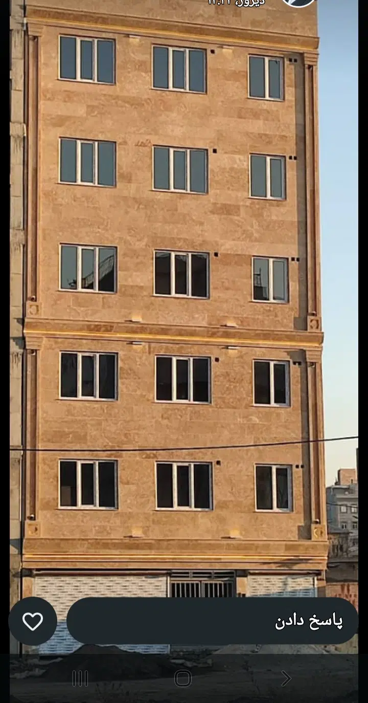 واحد ۱۰۰متر، میدان مادر