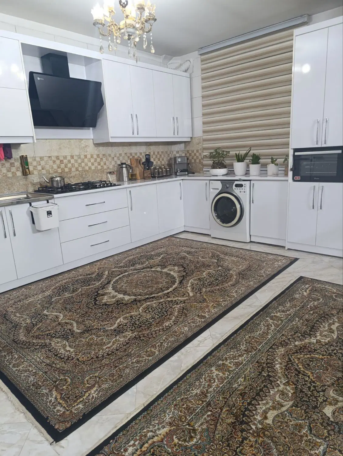 آپارتمان ۱۰۰متری طبقه چهارم