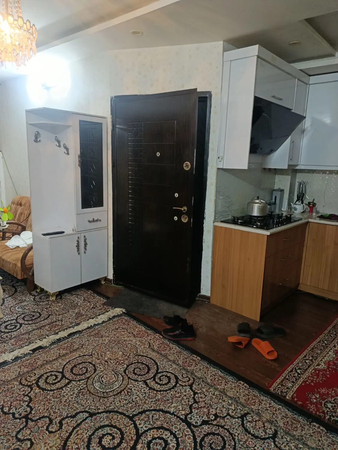 آپارتمان بعداز موجهای خروشان ویرانی