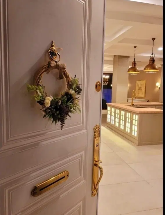 عمارت نماانگلیسی۳۰۰متری استخردار*سندار*زیرقیمت