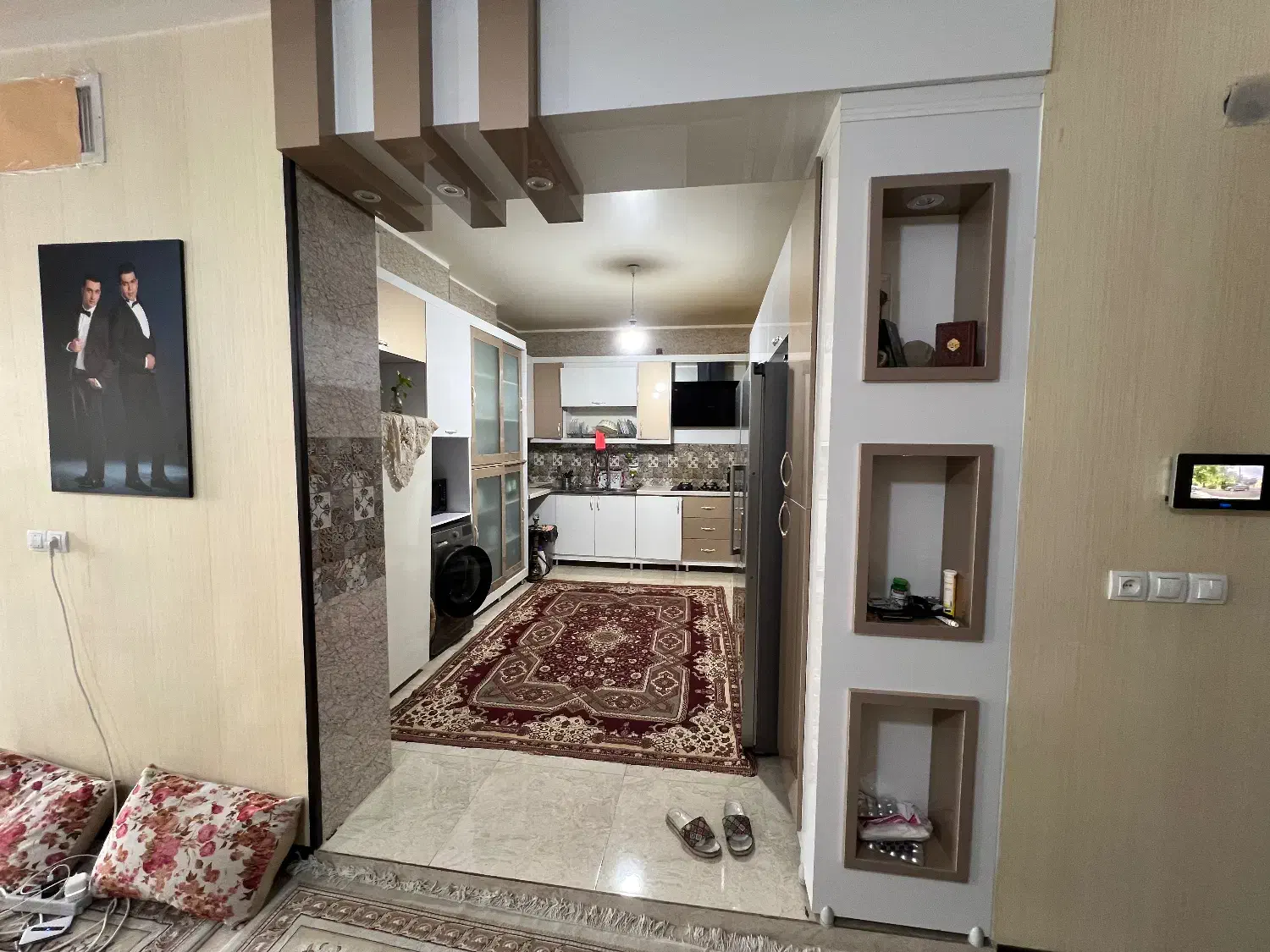 منزل ویلایی ۲۵۰ متری ۳ طبقه شهرک گلستان