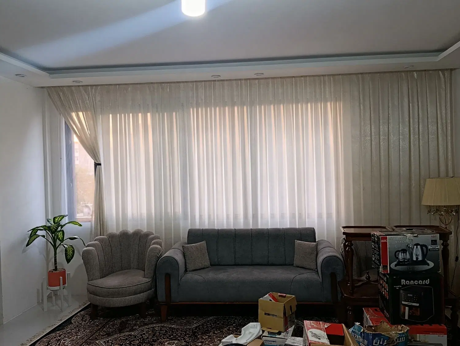 ۹۰ متری پارکینگ اختصاصی نزدیک مترو