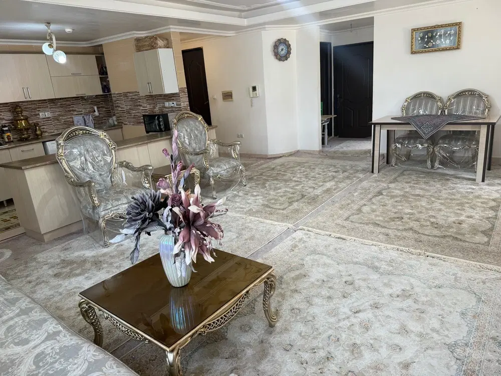 آپارتمان سند تک برگ با حیات اختصاصی