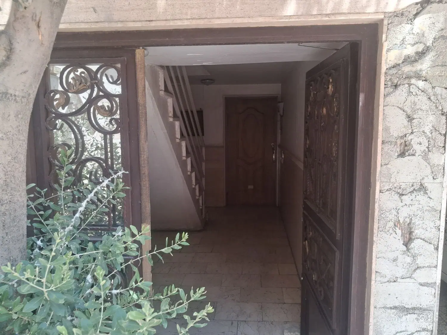 سویت ۳۸ متری دیلمان گلها