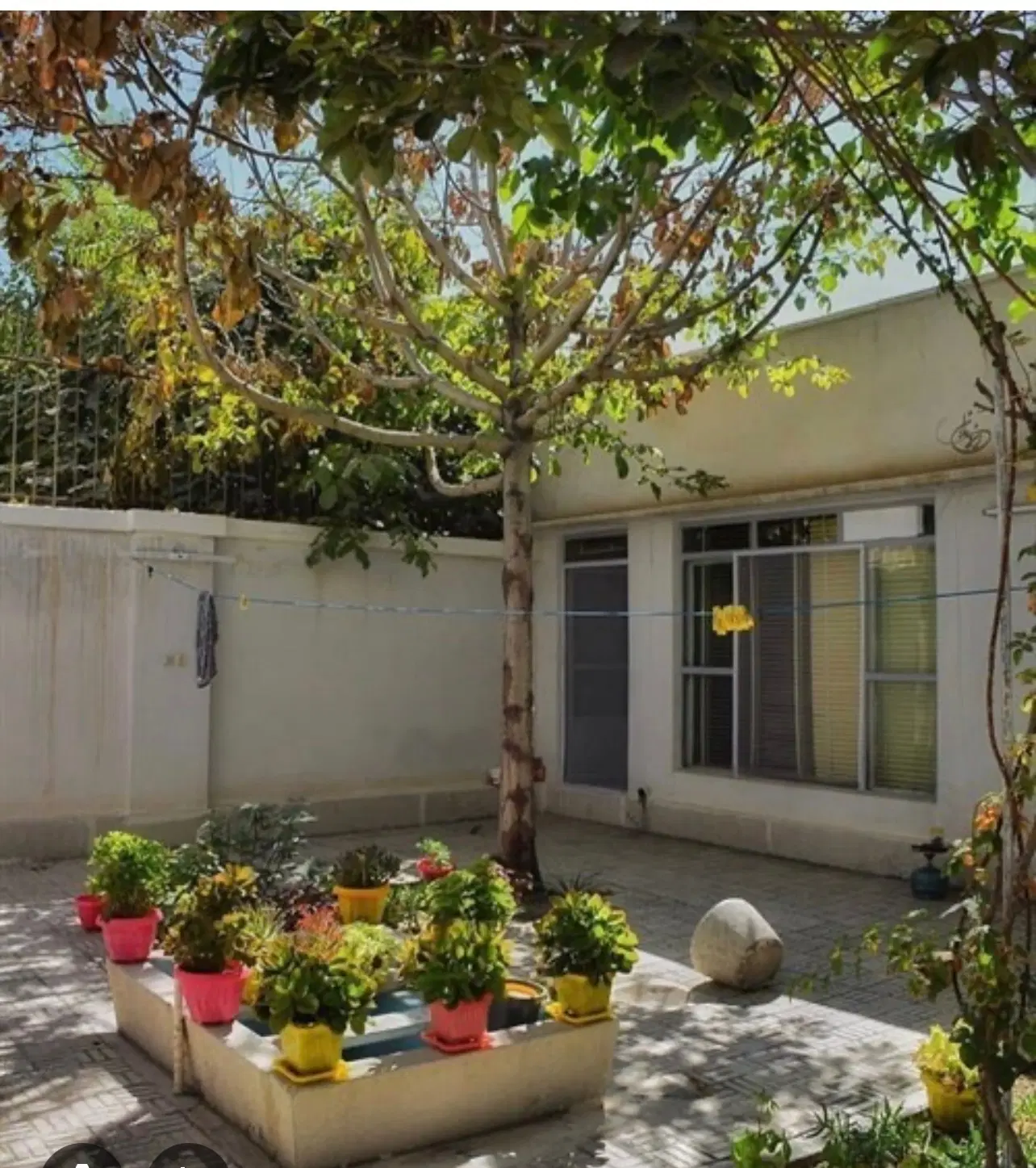 خانه به همراه تجاری بر خیابان رازی
