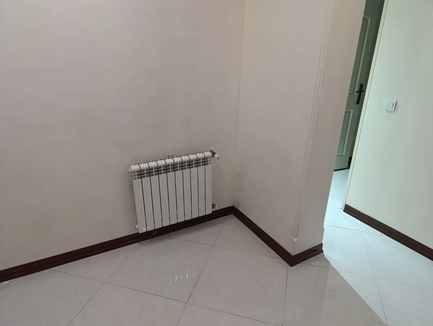 ساختمان 64 متری