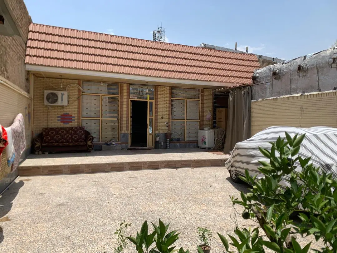 کارگاه به صورت رهن و اجاره متراژ 400متر