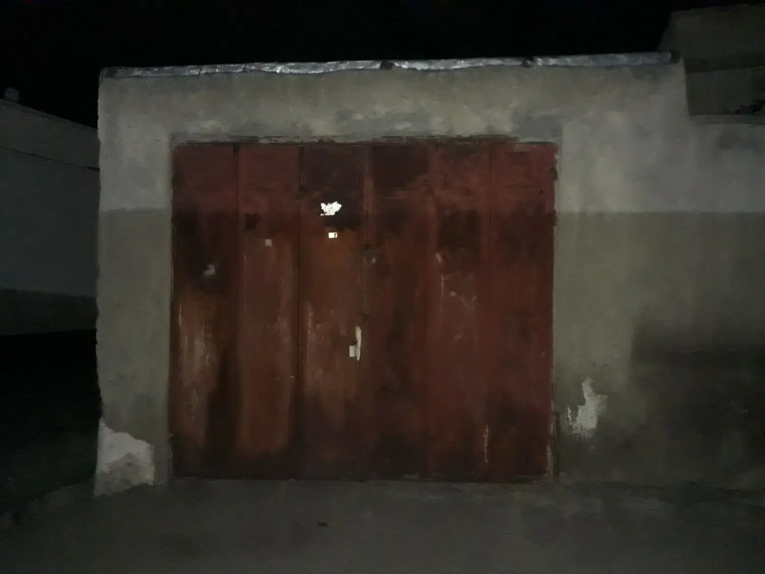 انباری یا پارکینگ ماشین
