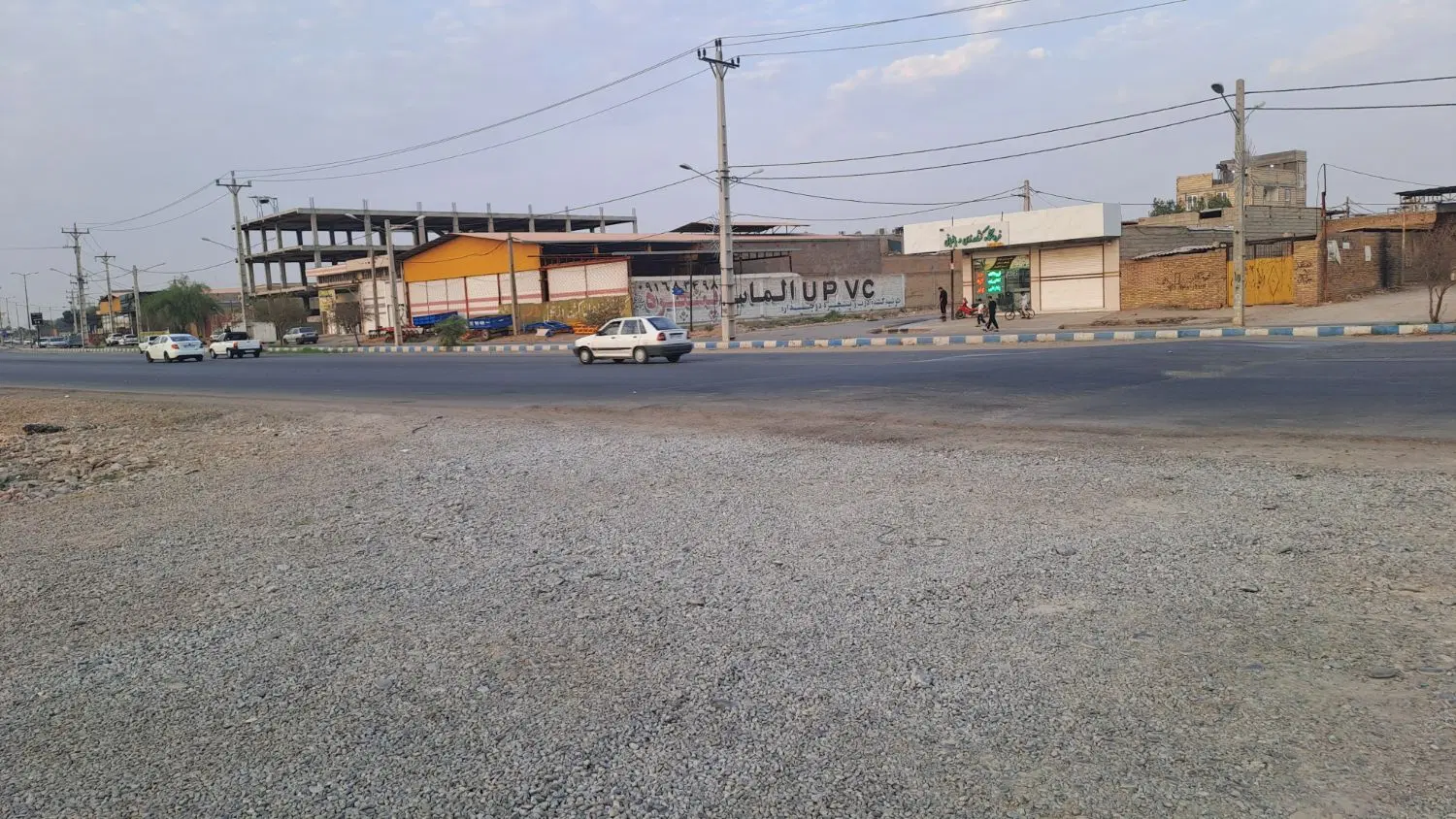 ۳۵۰ متر باغچه با درخت۱۵ ساله سر اصلی بنجعفر