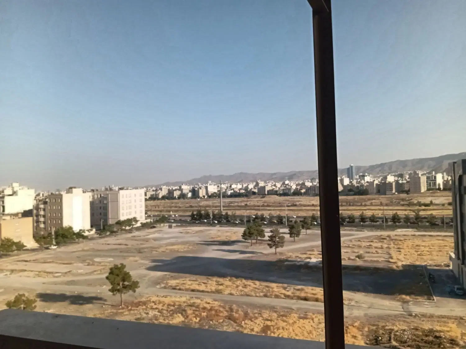 واحد صفر کلید نخورده داخل مشکینی با پارکینگ