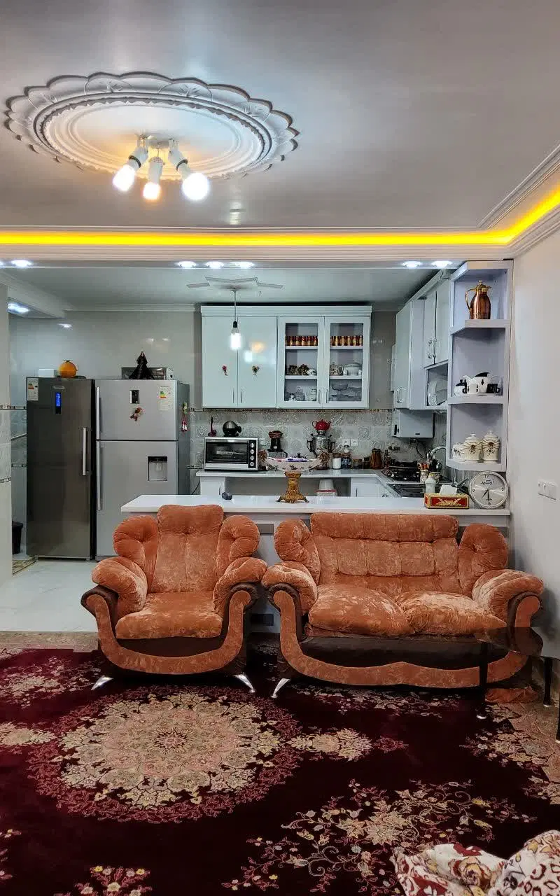سوییت ۹۰ متری قائم ۲