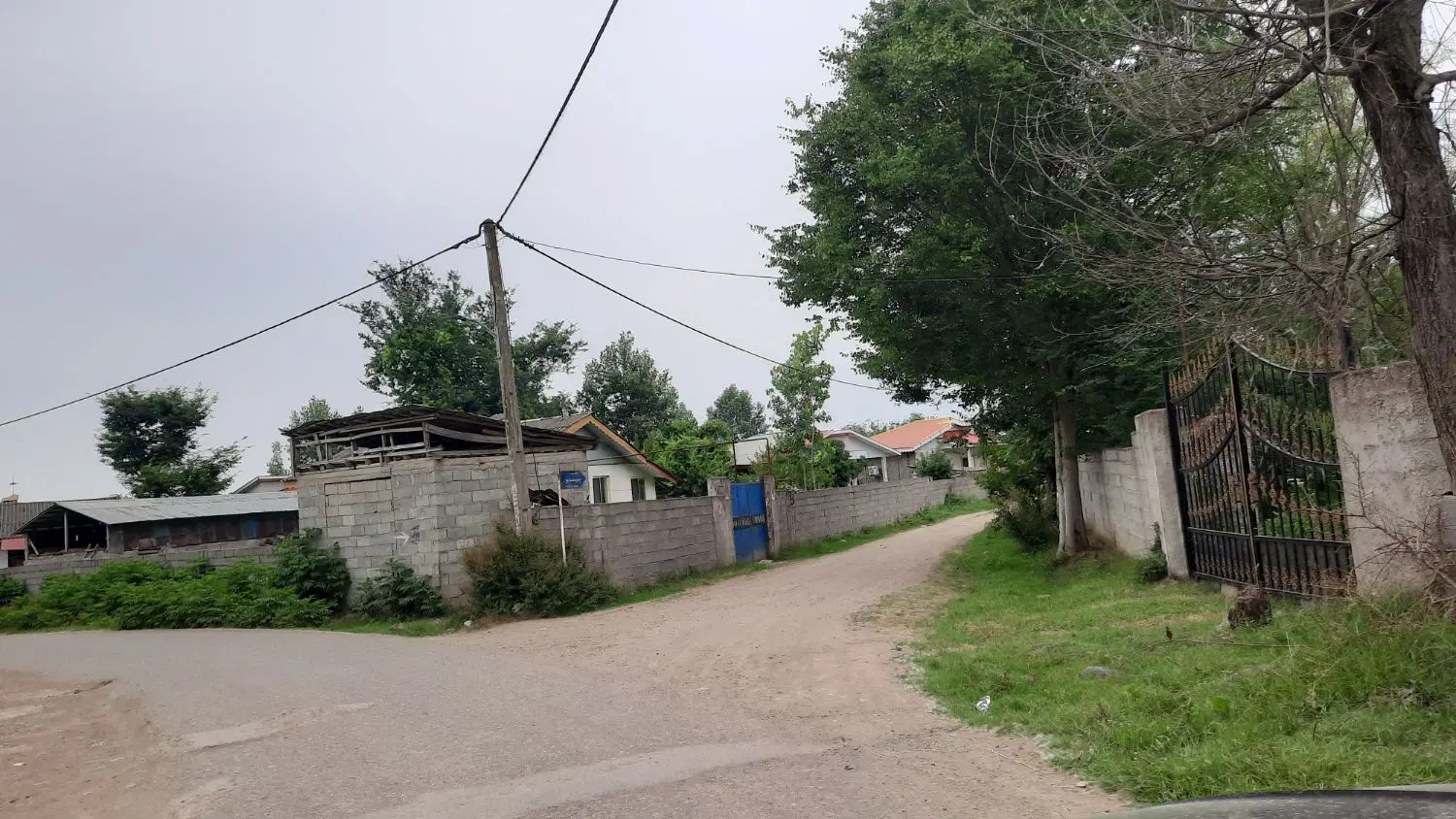 زمین ۴۵۰ متری به شرط پروانه و سند