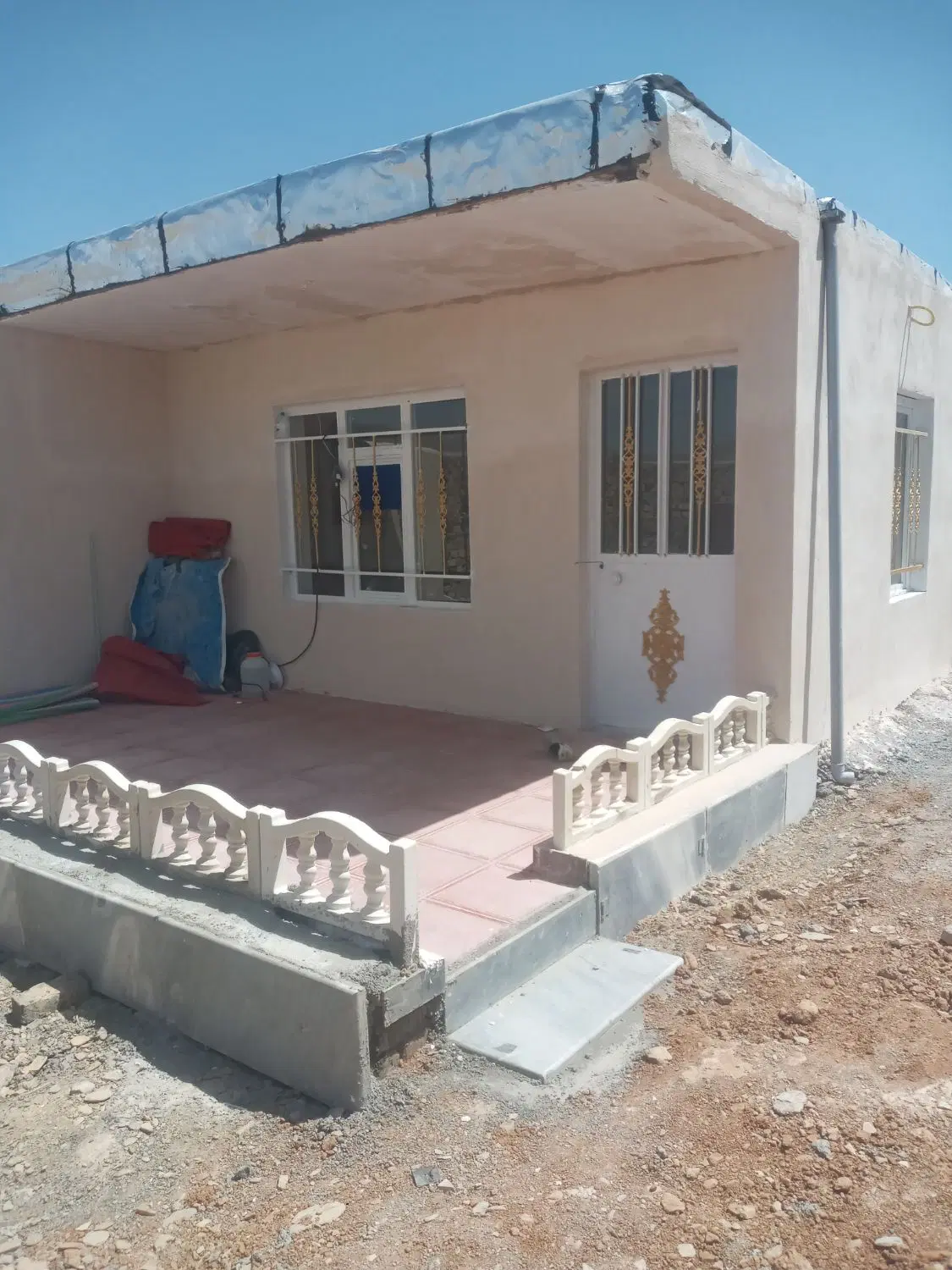 زمین چهار دیواری شده