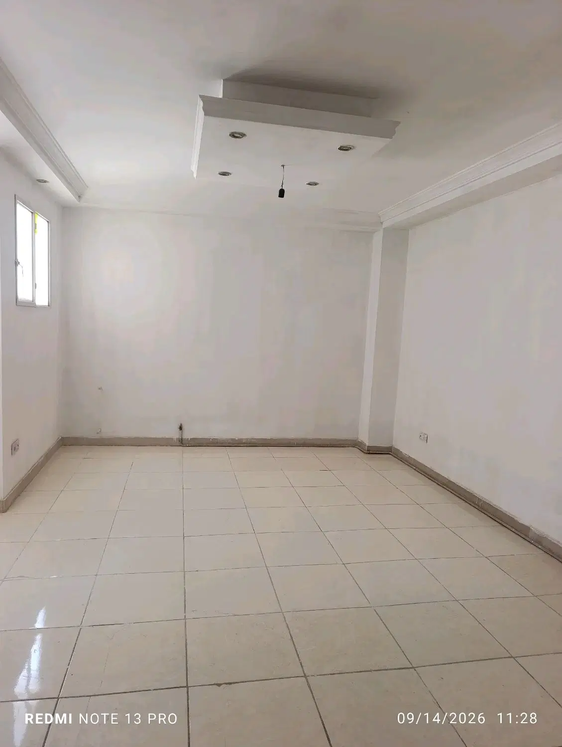 آپارتمان ۶۵ متر دو خواب سنددار با آسانسور شهرک ارم