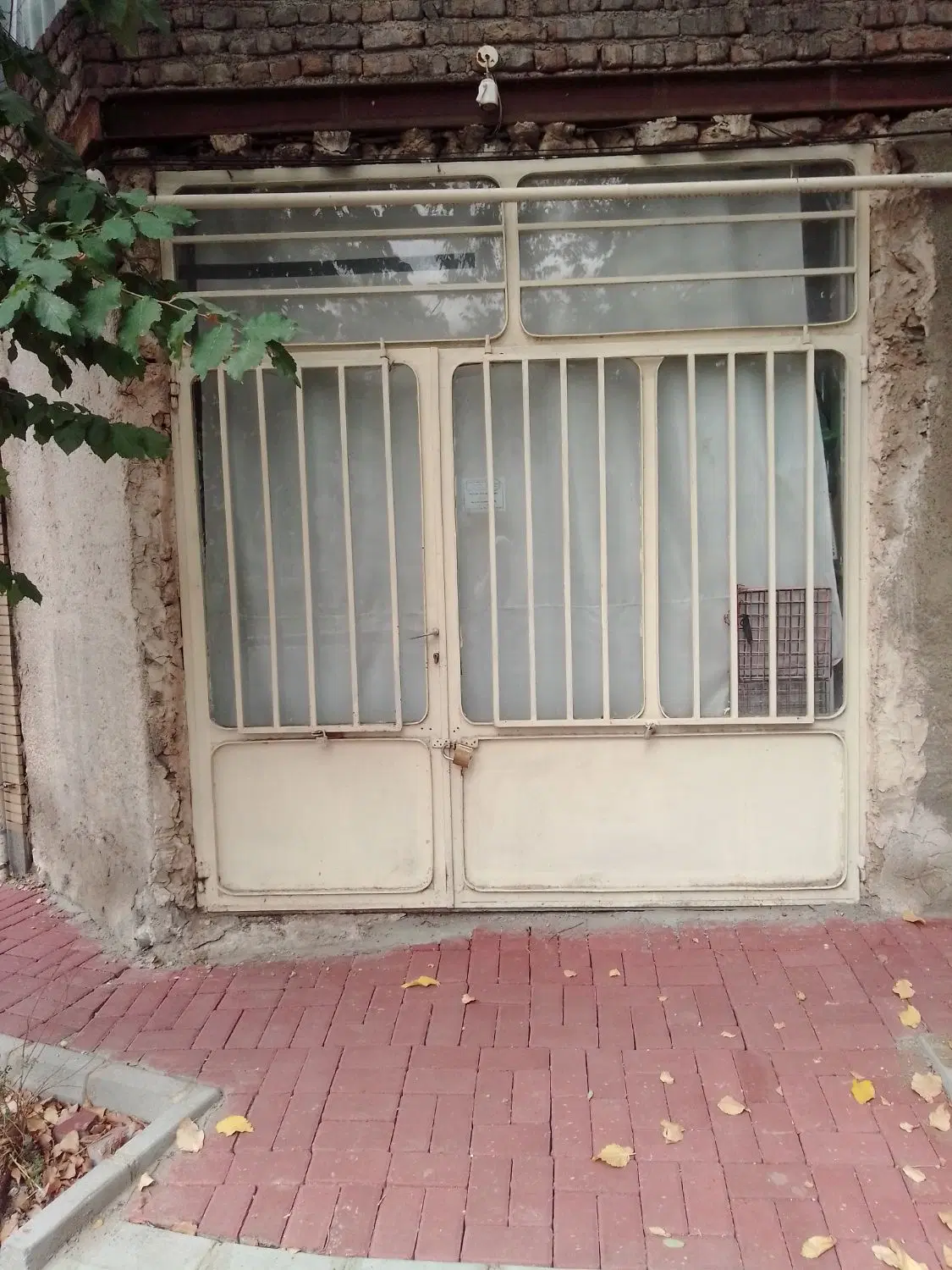 مغازه ۲۰ متری آخر سلیمان خاطر برای رهن و اجاره