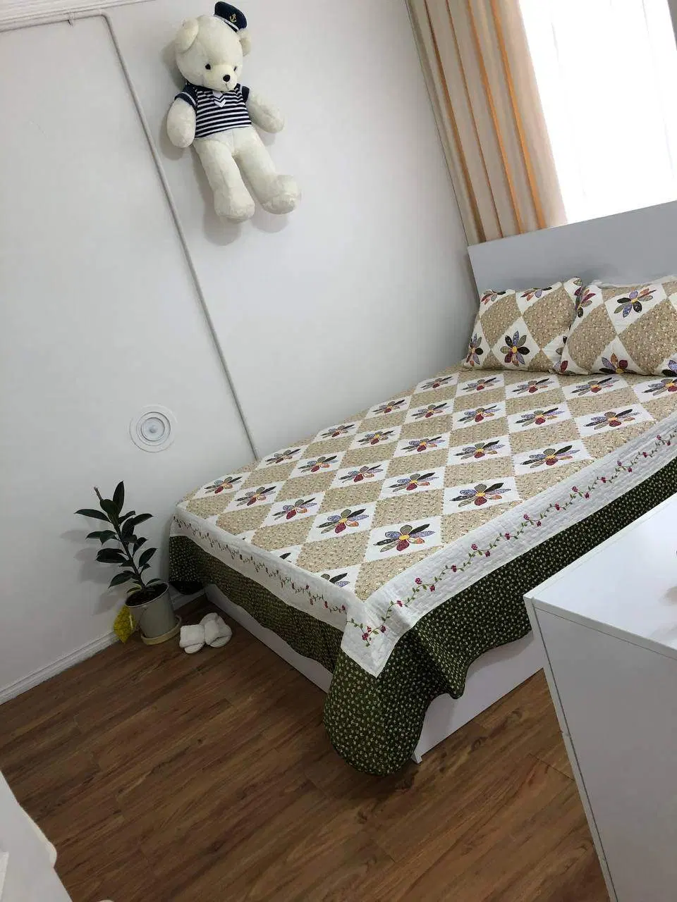 75 متر حاشیه عطار دانشسرا