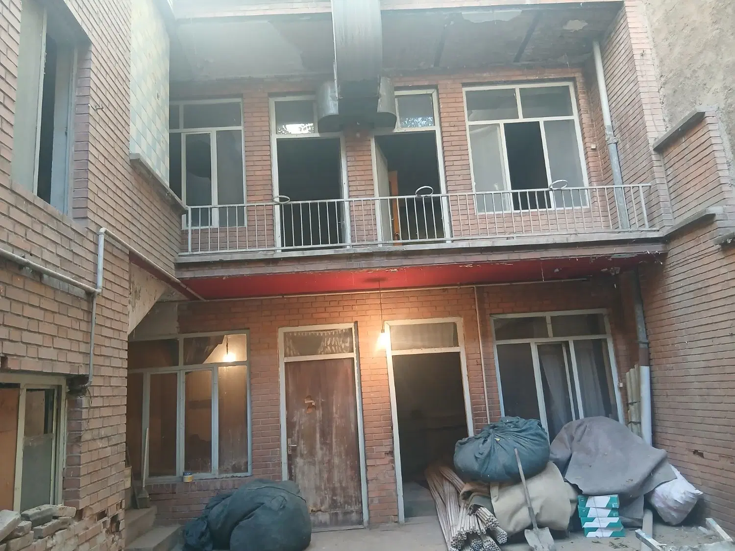 ۲طبقه ویلای دربست رهن کامل