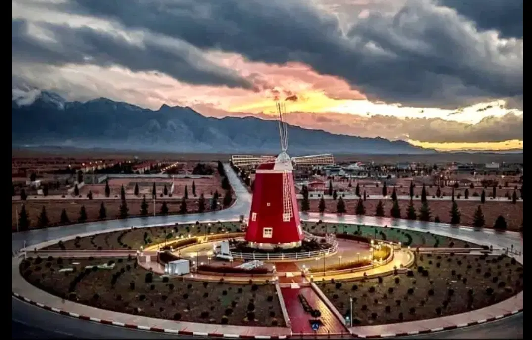 زمین شرف آباد