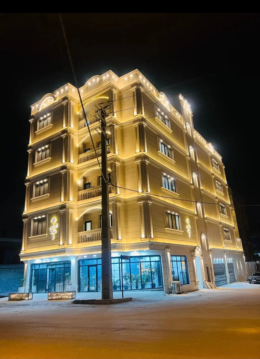آپارتمان لوکس ۱۸۰ متری سنگی