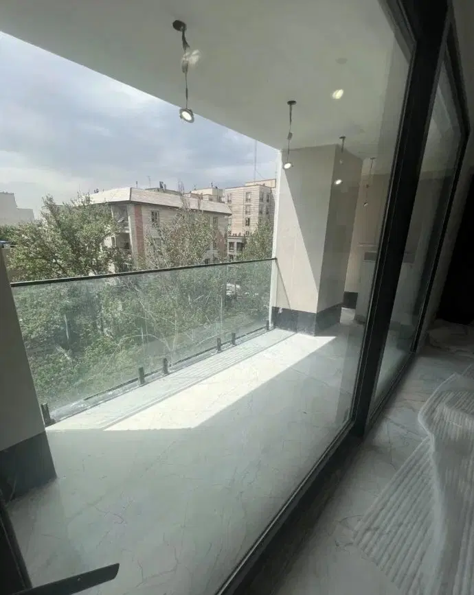 ۲۲۰ متری  دو نبش   ۵ طبقه ساخت لوکیشن دنج