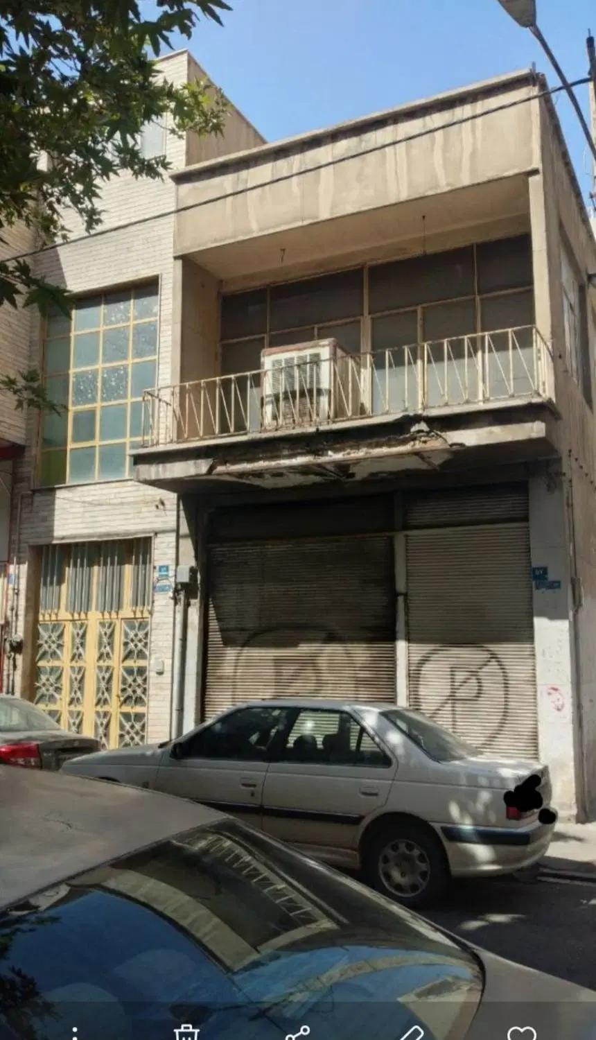 ملک کلنگی با مغازه در خیابان وحیدیه