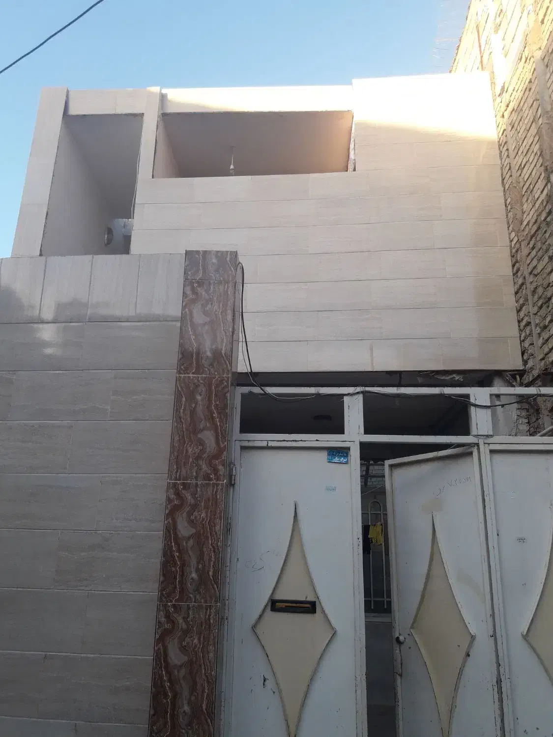 خانه ویلایی دوطبقه درمنزل اباد