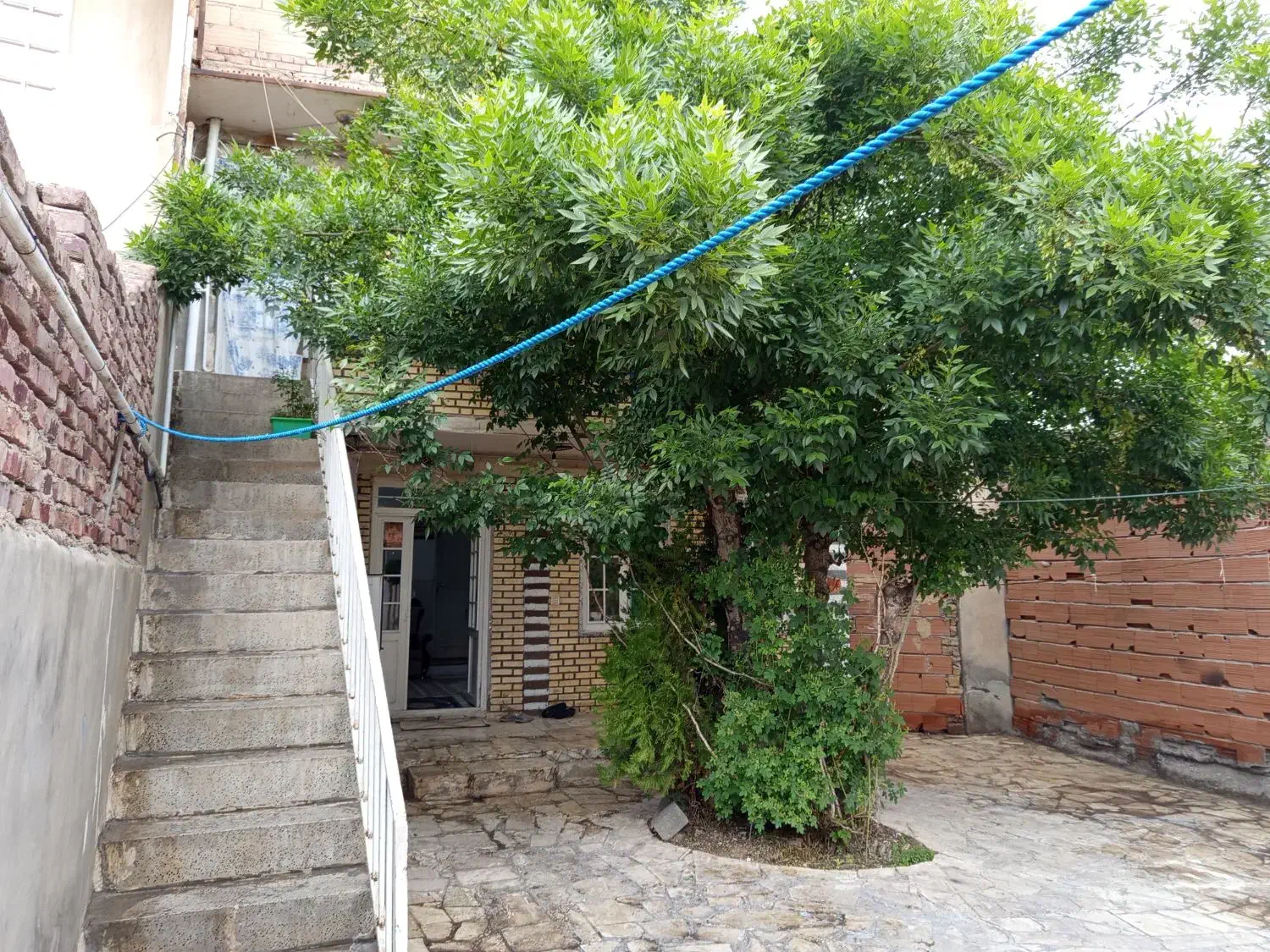 ساختمان دوطبقه ویلایی زیر بنا 170مهندسی شده