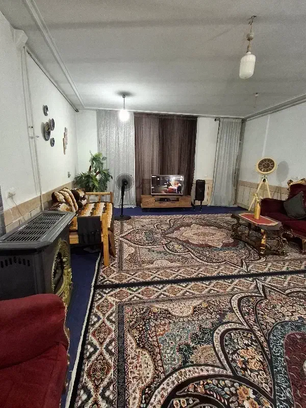 خانه اجاره ای طبقه دوم. 200 تومن 5تومن