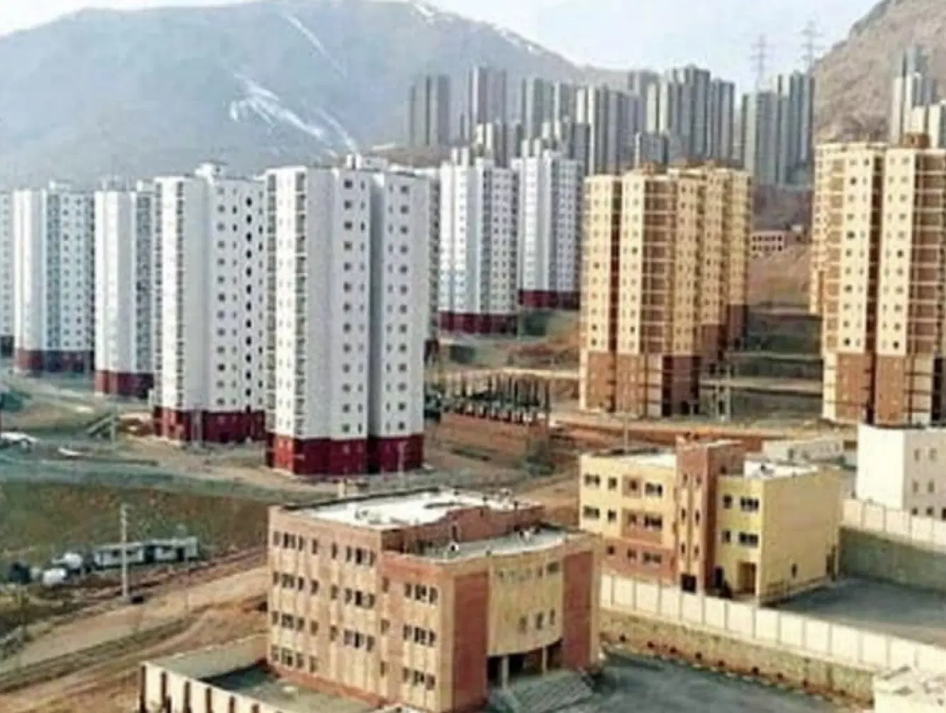 249 متر زمین _ داخل بافت مسکونی _ در جمکران