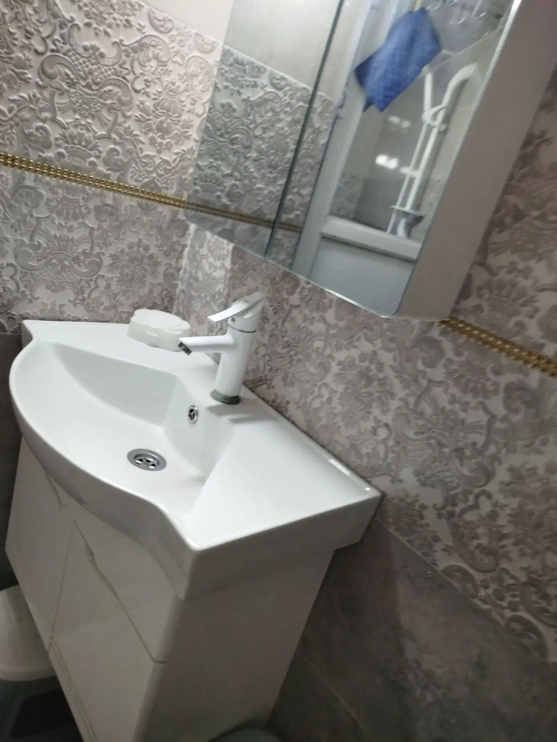 سلام منزل در دو طبقه 75متر 130مت هم بنا