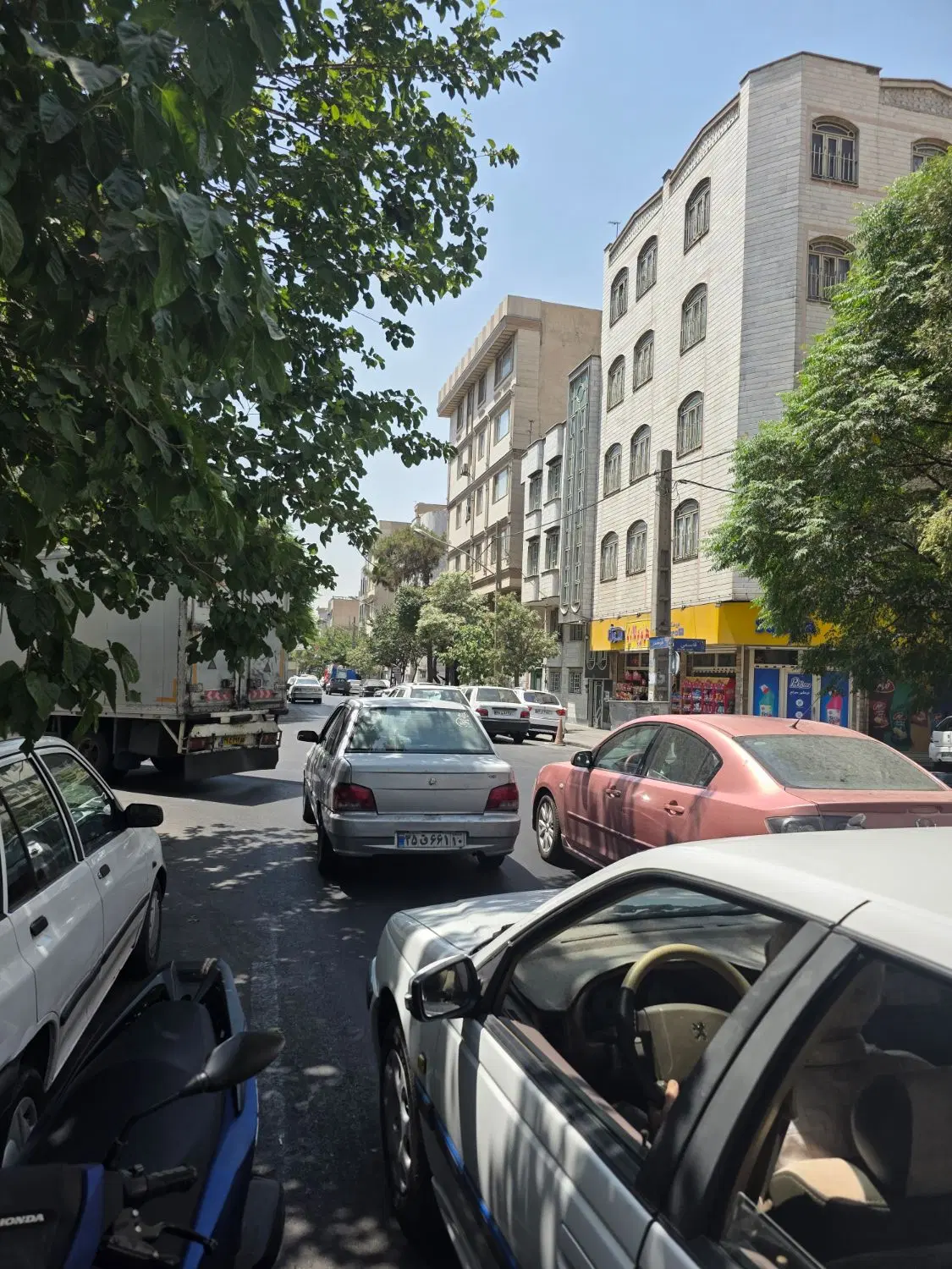 92 متر مغازه نازی آباد