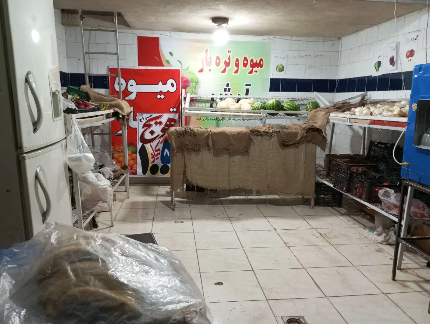 واگذاری مغازه میوه‌فروشی با موقعیت خوب