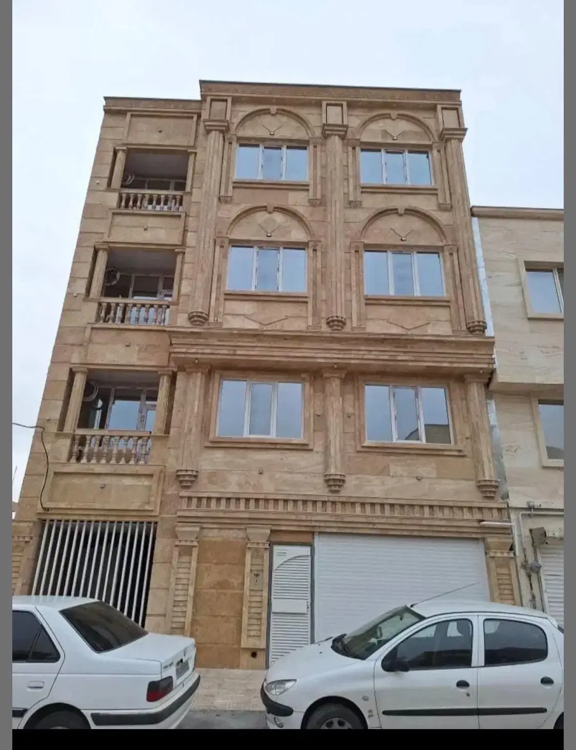 زمین 250متر کوهسار درب ساختمان