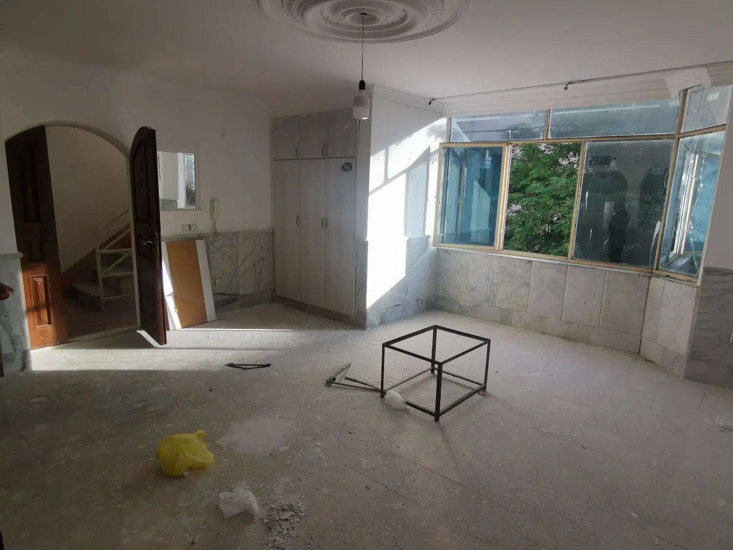 اپارتمان خیابان غزال