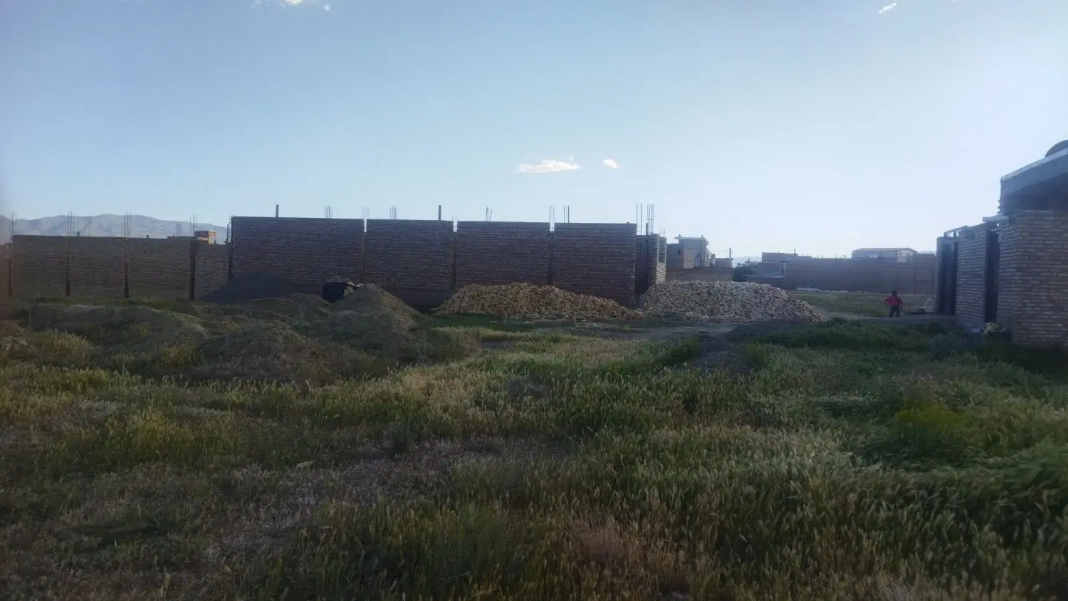 زمین حیاط آینده دار