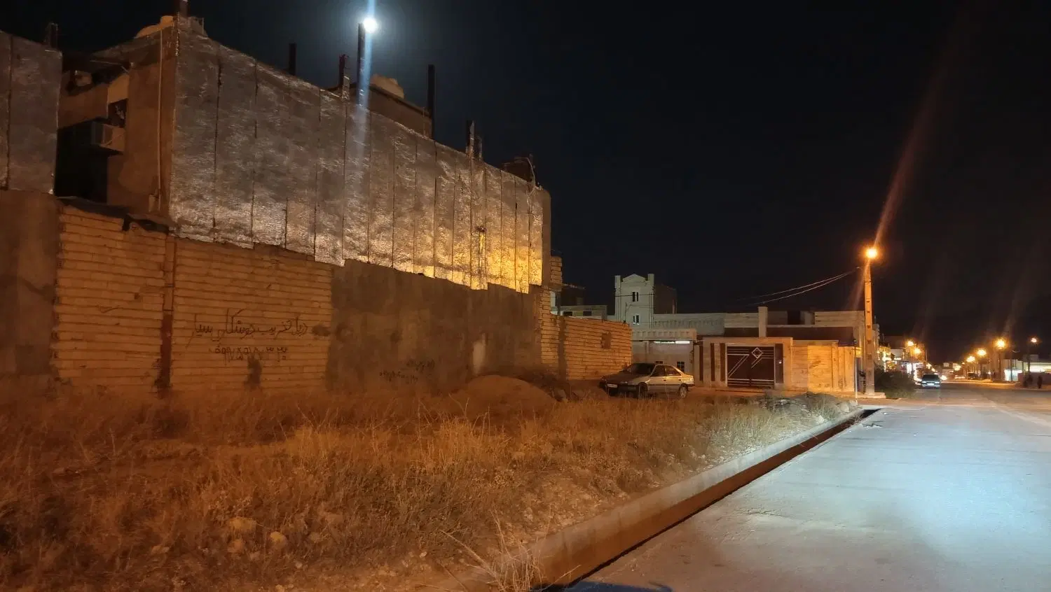 زمین تجاری بهارستان ۲۰۰ متری