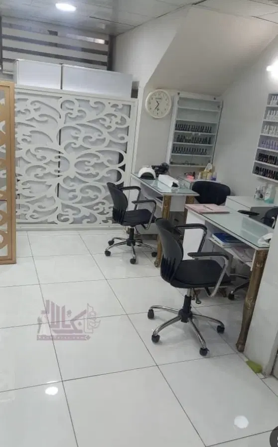 مغازه ۲۵ تا ۴۰ متری تمیز برای ارایشگاه زنانه