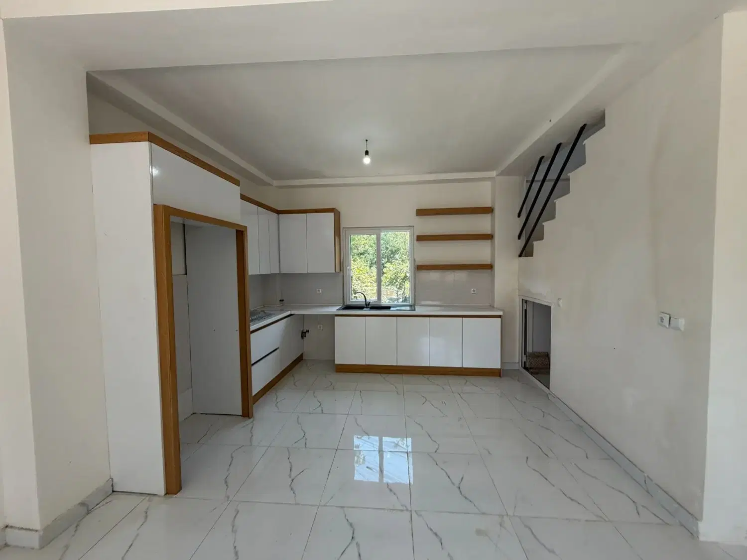 فروش ویلایی نوساز نزدیک رشت با دسترسی عالی