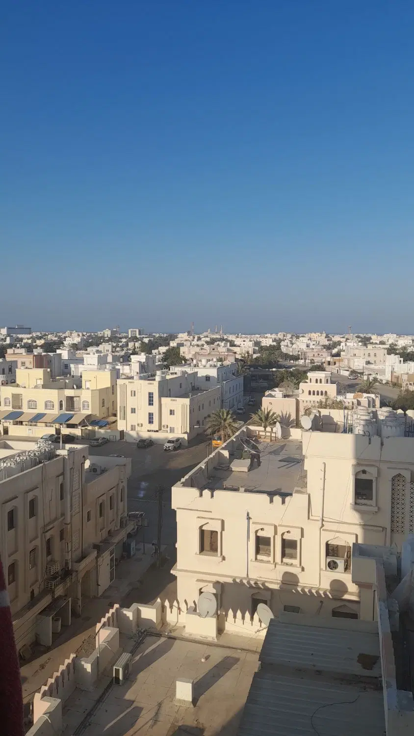 زمین دارخوین پشت پمپ بنزین