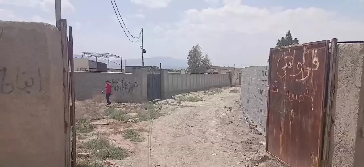 ۴۰۰ متر زمین چهار دیواری دونبش