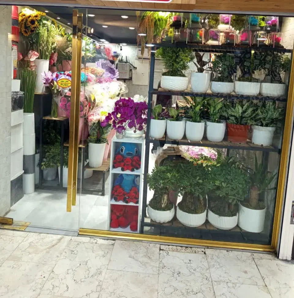 ۱۶ متر فروشی