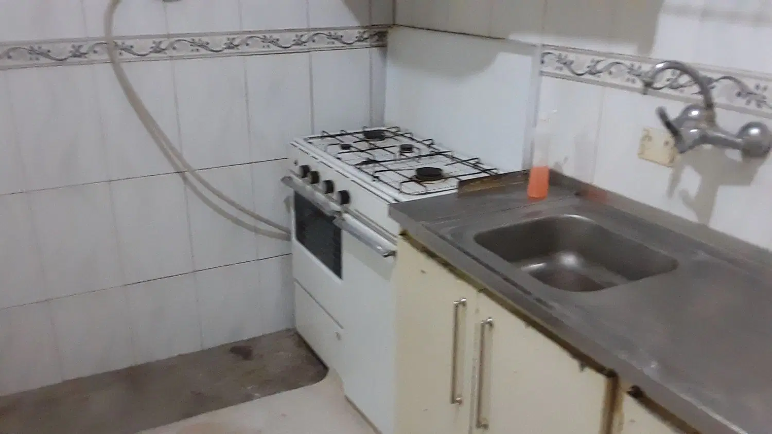زائرسرا سوئیت مسافرخانه شبی ۵۰۰