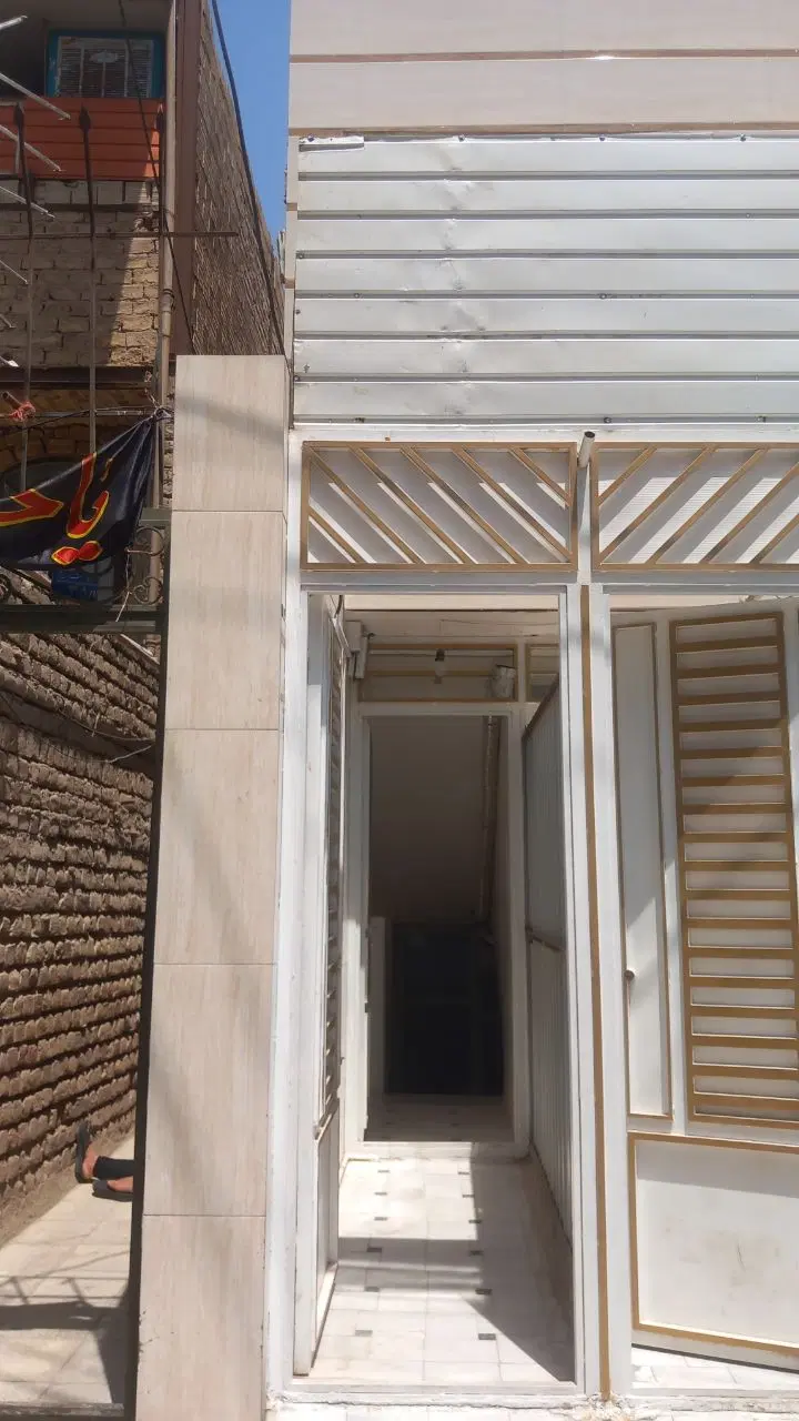 خانه دوطبقه نیم فروشی